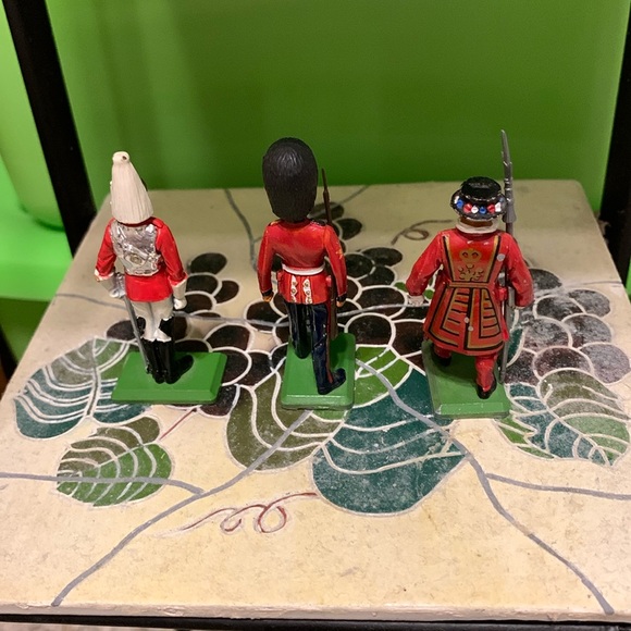 Vintage British Tin Men - Picture 2 of 5